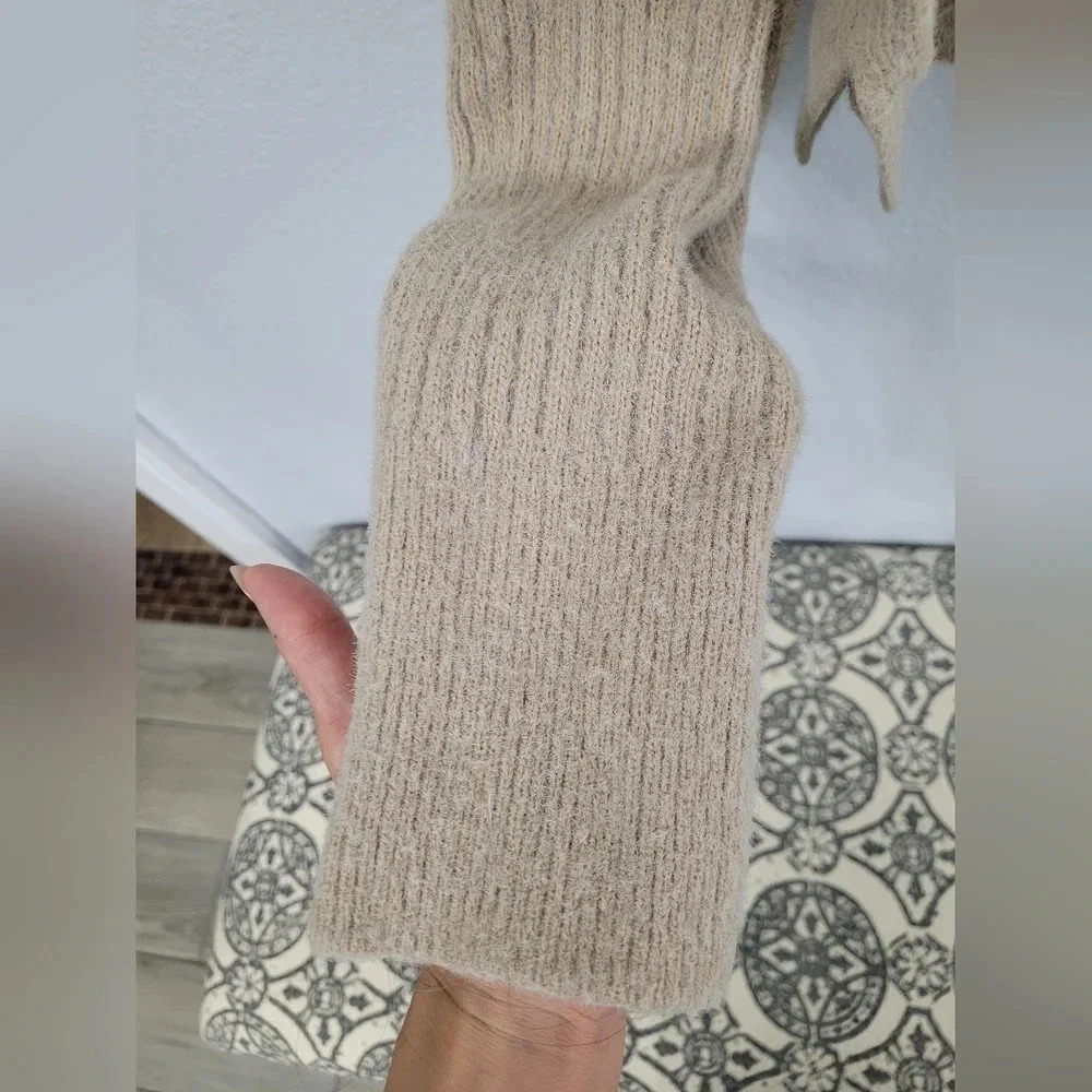 No Comment Collared Sweater - Picture 8 of 12